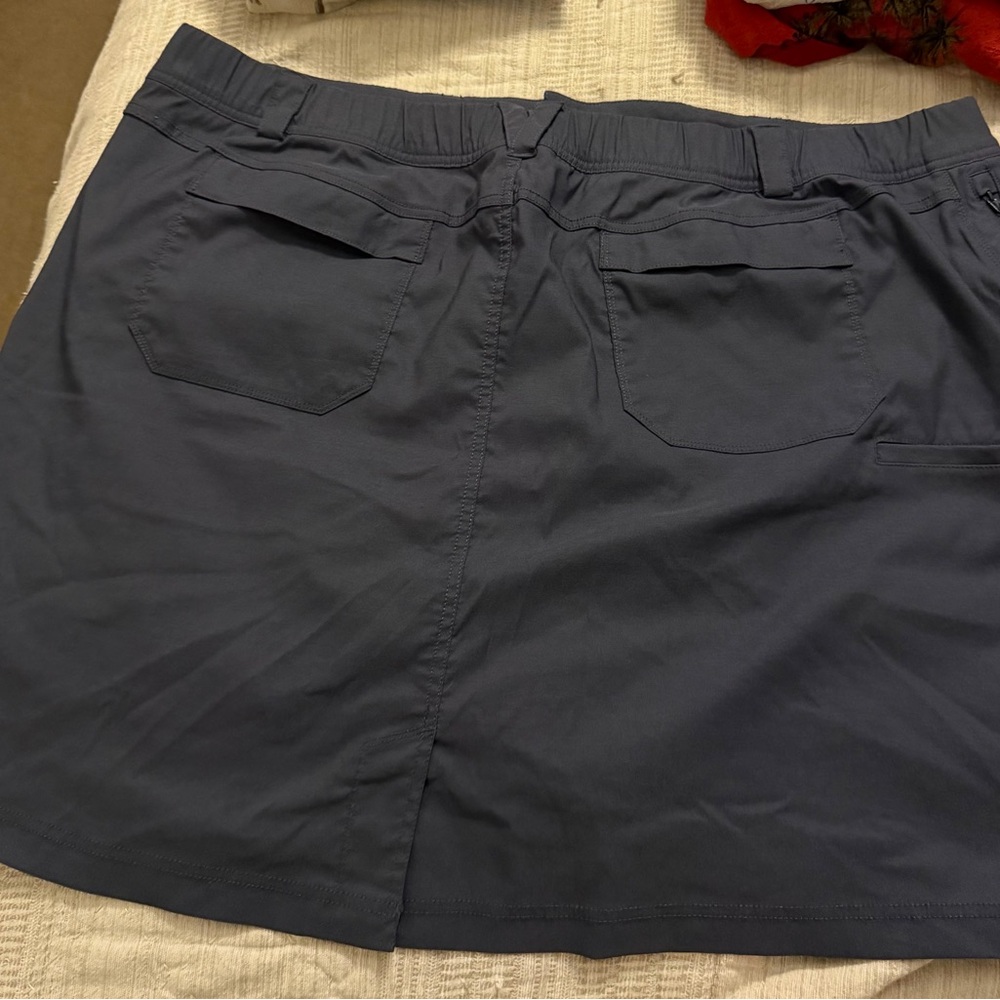 Duluth Trading Co Navy Stretch Utility Skort